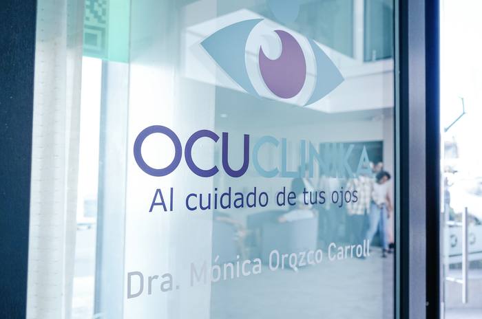 Exhibidor de armazones en óptica